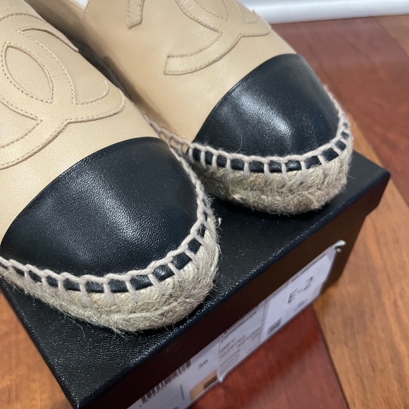 Authentic Chanel Espadrilles 38 - Picture 4 of 10
